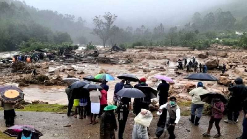 भारतको केरलमा पहिरो जाँदा २४ जनाको मृत्यु, सयौ बेपत्ता