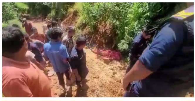 खोटाङमा पहिरोले पुरिएर एक शिक्षिका को मृत्यु