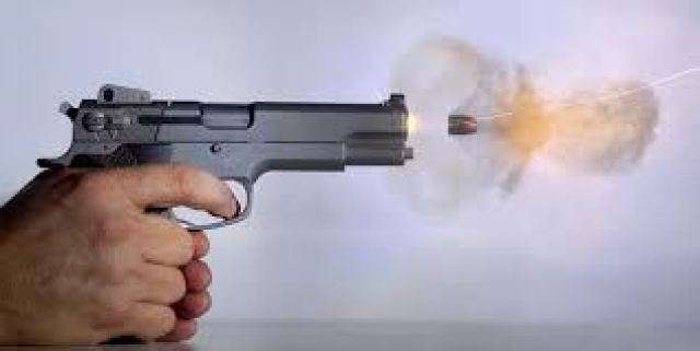 सर्लाहीमा एक युवकले गरे गोली हानेर श्रीमतीको हत्या