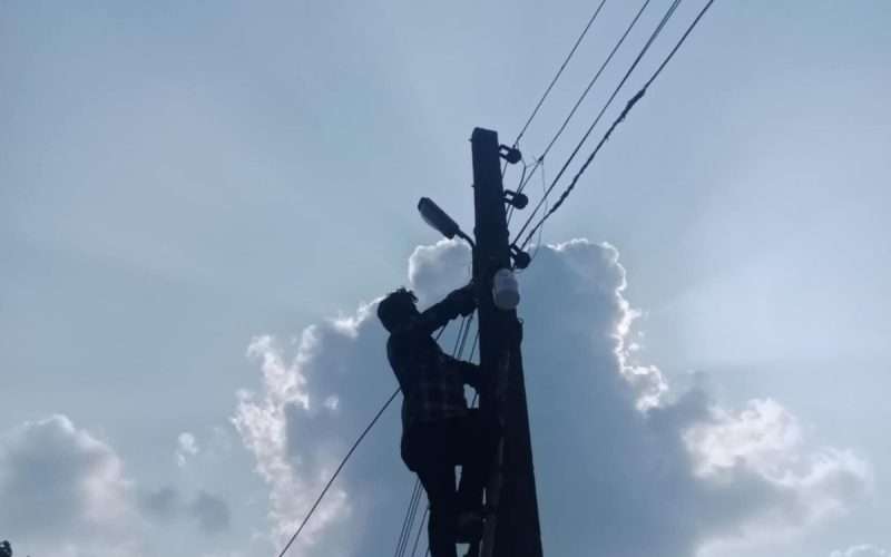 बिर्तामोड वडा नम्बर ७ मा’एक घर एक बत्ती अभियान’ सुरु