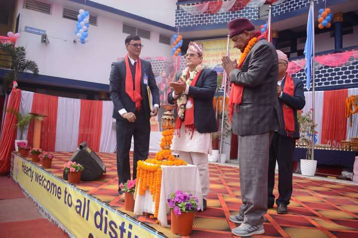 न्यूटन्स एजुकेशनद्वारा  बार्षिक उत्सव तथा अभिभावक दिवसमा विभिन्न व्यक्तिहरूलाई सम्मान