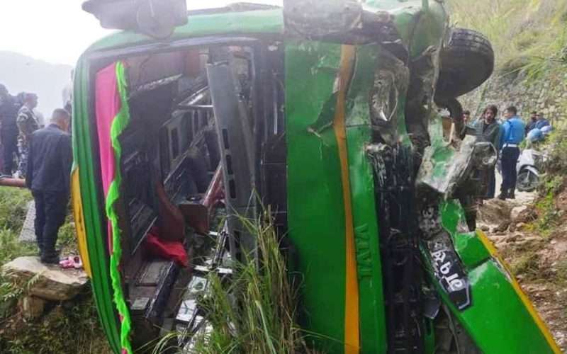 पोखरामा बस दुर्घटना हुँदा २८ जना घाइते