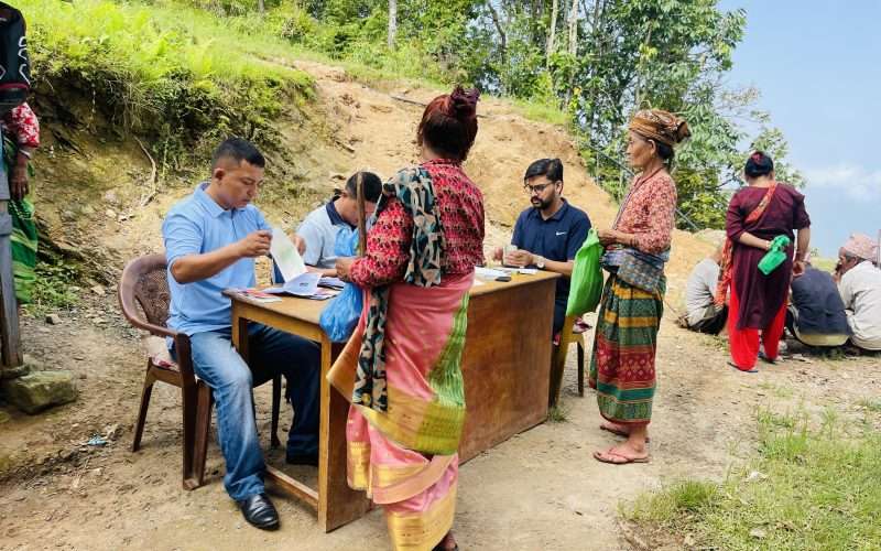 नीलकण्ठ नगरपालिका वडा नं ४ मा सामाजिक सुरक्षा भत्ता टोलटोलमै वितरण
