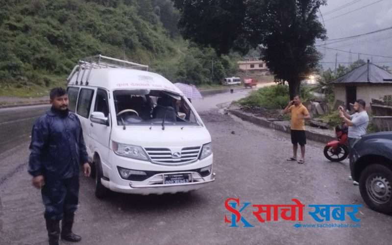 धादिङको बेनीघाट रोराङ- ५ बिसालटारमा इभी हाईस दुर्घटना : ८ जना घाइते