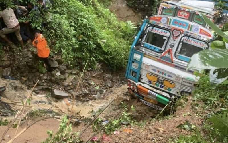 धादिङमा मोटरसाइकल–ट्रक ठोक्किँदा एकजनाको मृत्यु, पाँच जना घाइते